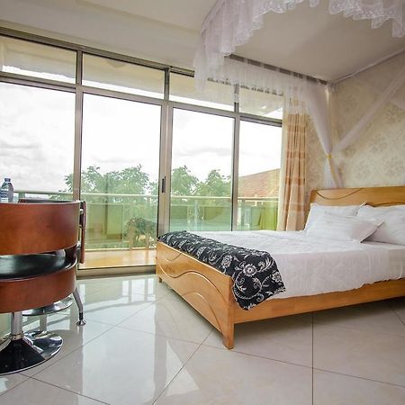 Sal'S Boutique Hotel 坎帕拉 外观 照片